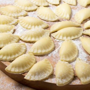 Vareniki with sheese fillin